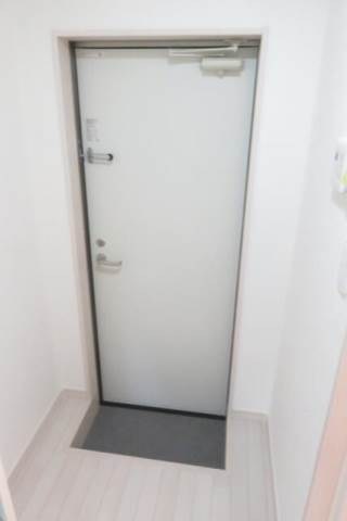 リブ北千住Ⅲ 玄関