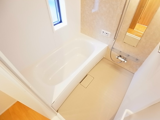 八ヶ崎戸建貸家 風呂画像