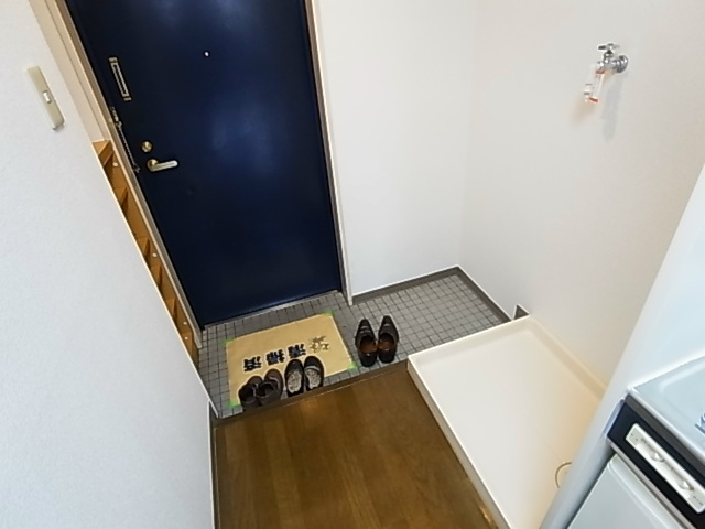 フローレンスビレッジⅢ 玄関