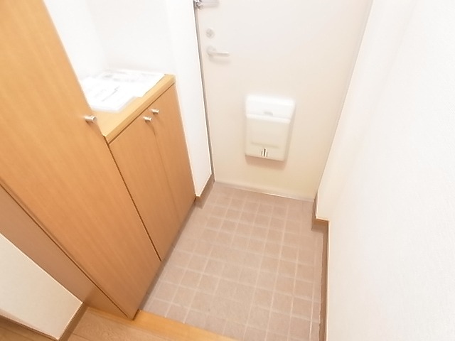 サウスメリーA 玄関