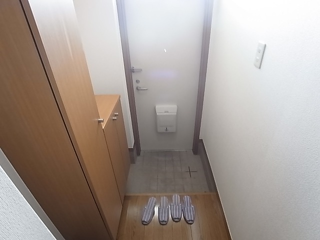 カーザ　ジョバーネ 玄関