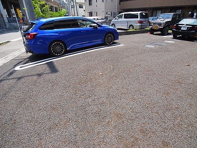 エレガンス・チヨダ 駐車場