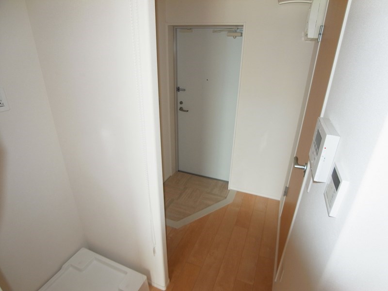 ラフィネ　柏  玄関