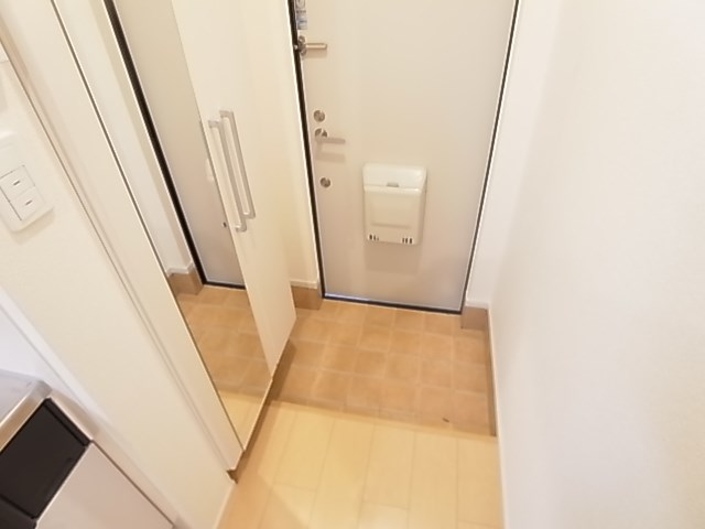 ソラティオフォンテ 玄関