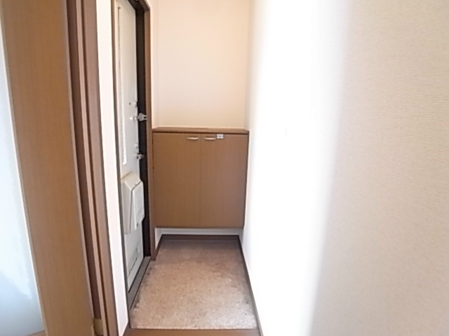 コンフォートB 玄関