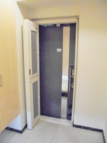 サーパス常盤平 玄関