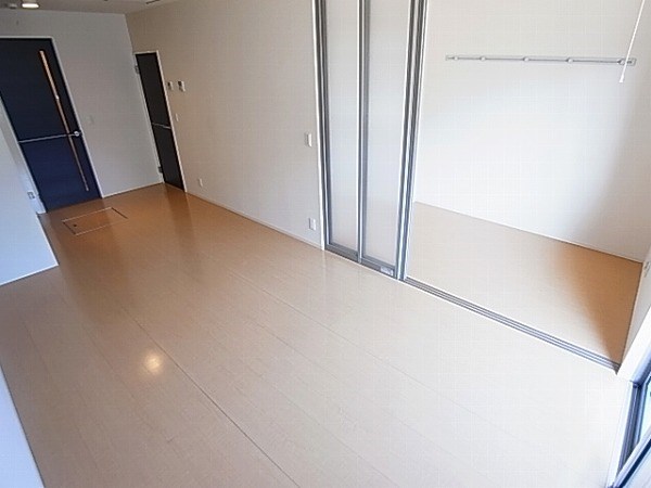 クレストフォート リビング