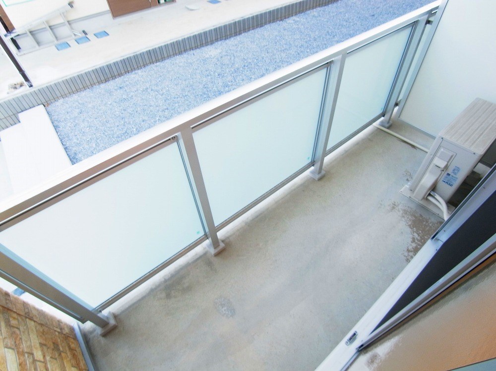 リブリ・Ｊｕｎｅ　ＨＡＰＰＩＮＥＳＳ ベランダ