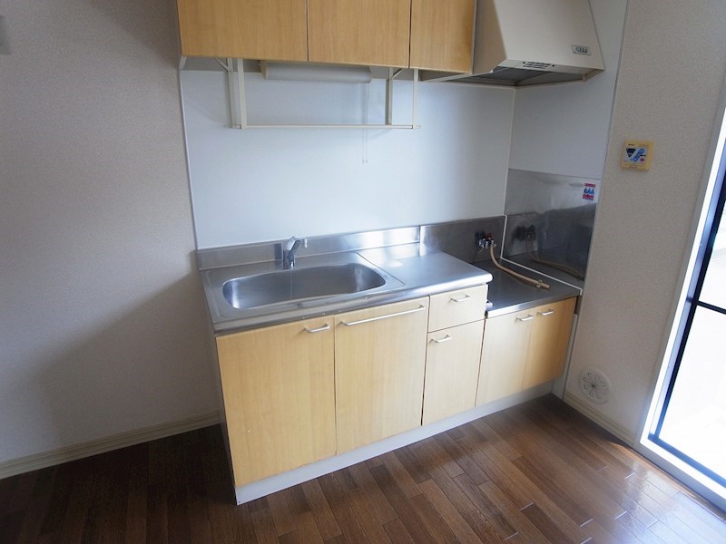 フィオーレ岡名 キッチン