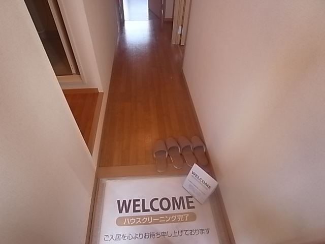 セレニティーホームズＡ 玄関