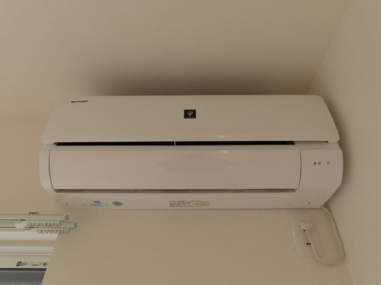 リブリ・June KALUNASIA その他4