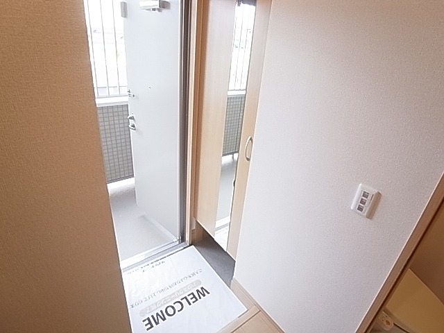 ハピネス　ストーム  玄関