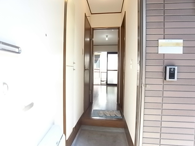 メゾンアリュール 玄関