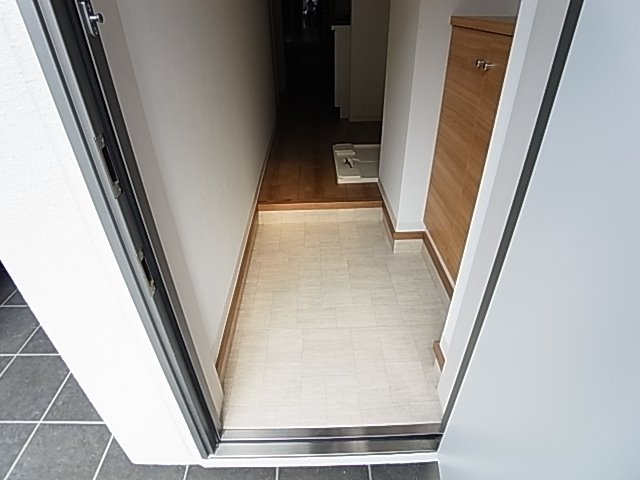 エルスタンザ東綾瀬ＤＥＵＸ 玄関