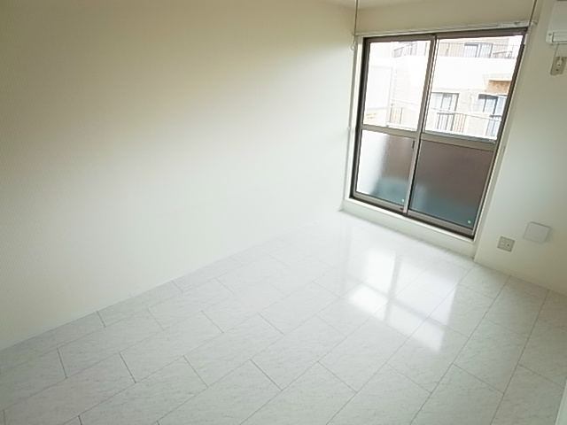 ダブルレインボー六実 ベッドルーム