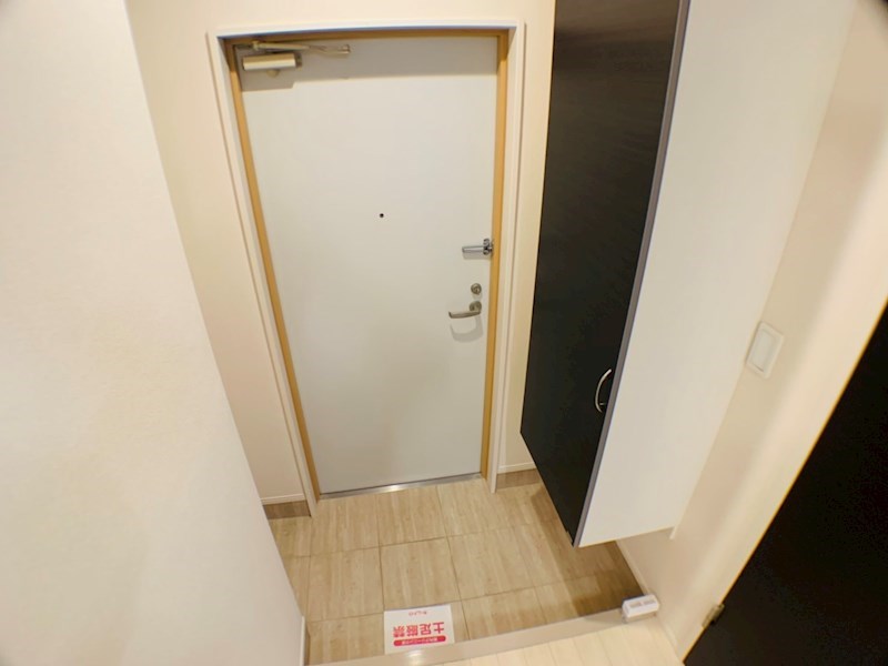 プラン・J 玄関