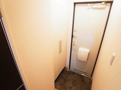 カリーナ　カーサ 玄関