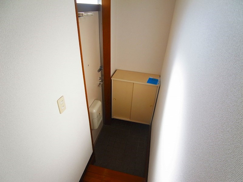 メゾネットベル 玄関