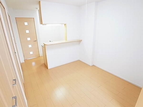 セントラーレ　パルク弐番館 リビング