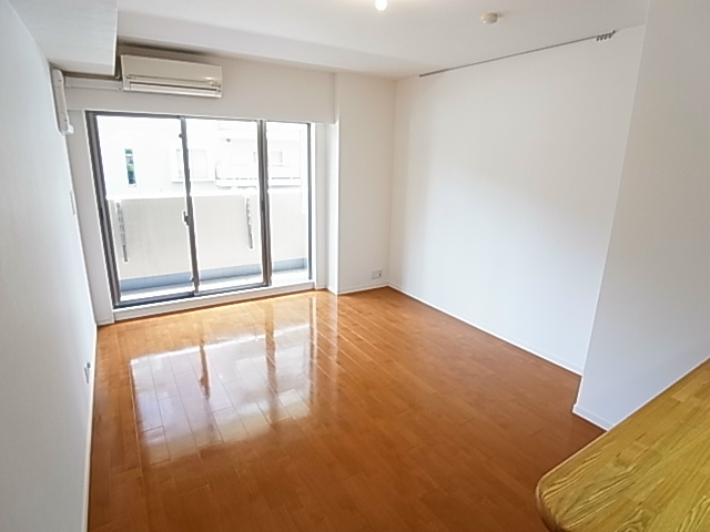 ソルヴェールレジデンス リビング