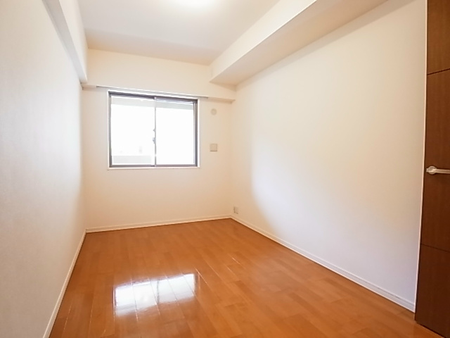 ソルヴェールレジデンス ベッドルーム