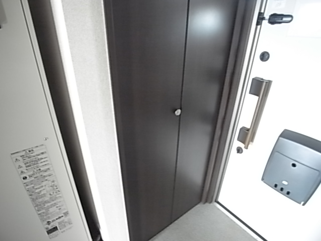 ガーデンヒルズＢ棟 玄関