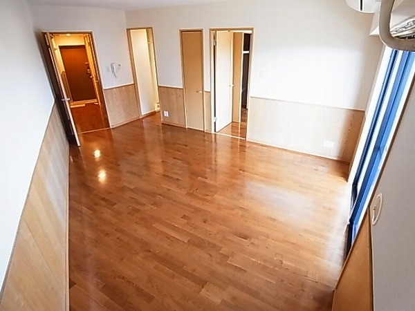 サンタバレー弐番館  リビング