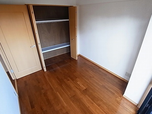 サンタバレー弐番館  ベッドルーム