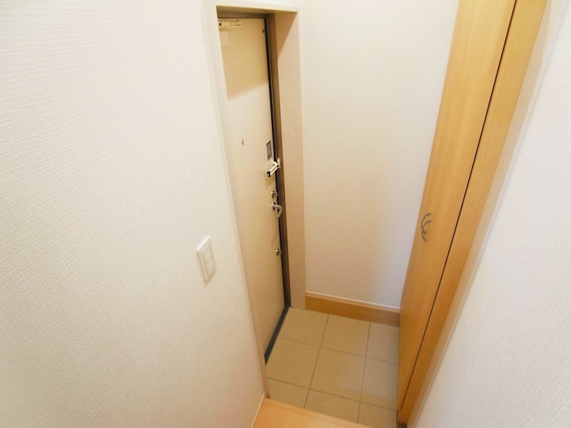 ヴィッラホーム六番館 玄関