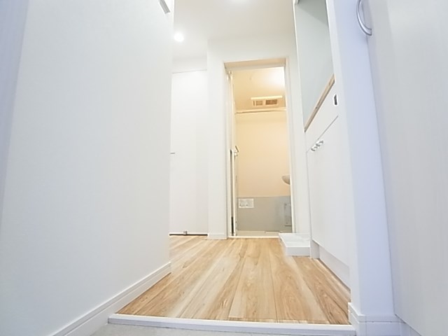 ＴＡＴＥＲＵＡｐａｒｔｍｅｎｔ足立区梅田４丁目 玄関