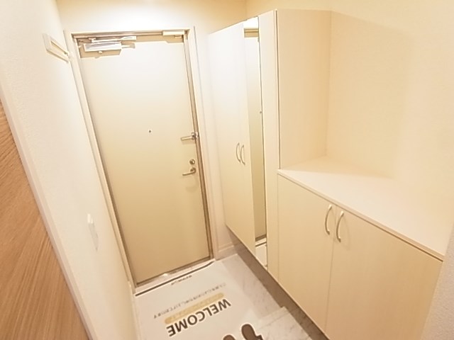 ファミユB 玄関