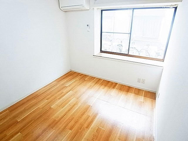 キャピタル北綾瀬A リビング