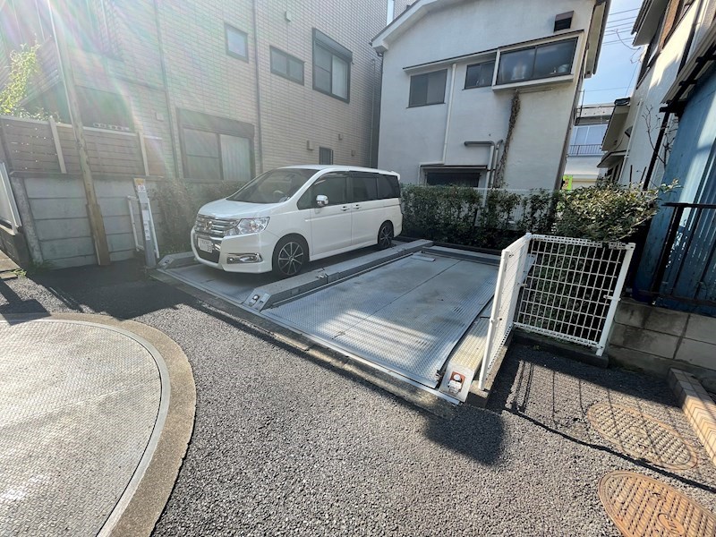 シーダーエクセレント２ 駐車場