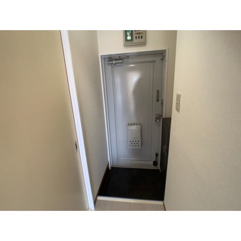 第一松葉町マンション 玄関