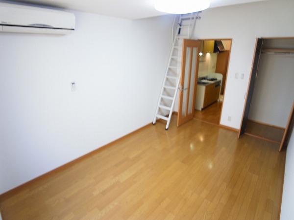 シャイングリーンB ベッドルーム