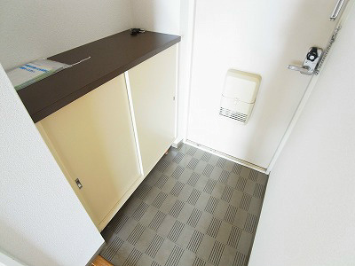 メゾンユウーエ 玄関