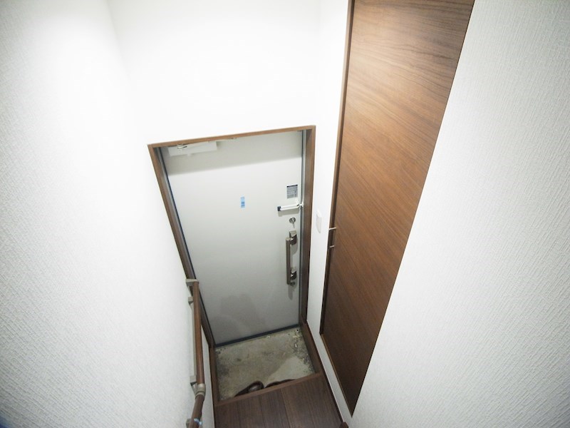 ドミール西初石A棟 玄関