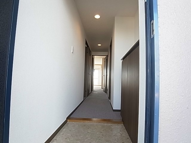 白井ロジュマン 玄関