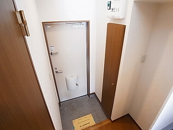 アムールＡＭＩＣＡＬ 玄関