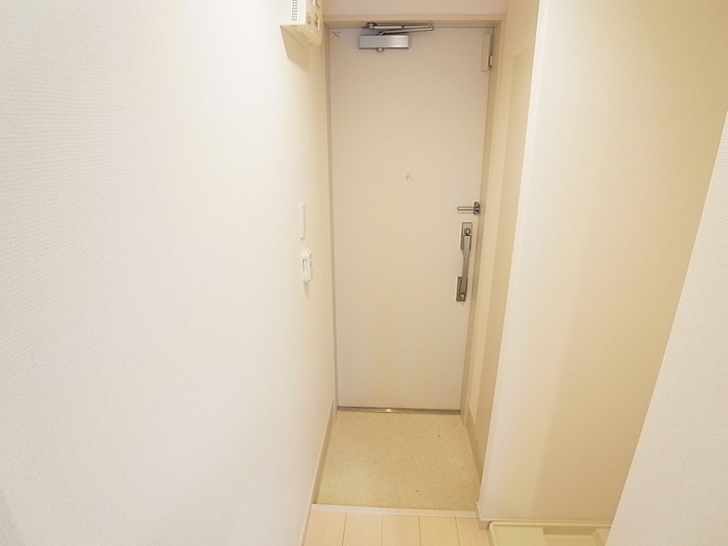 リブリ・ラ・ルーチェ新松戸 玄関