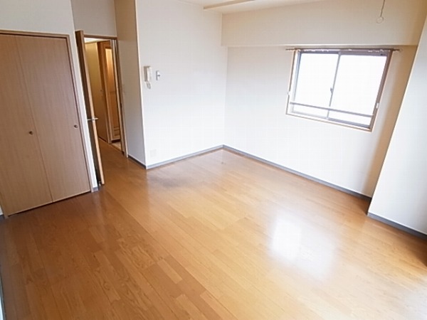 ラティニア ベッドルーム