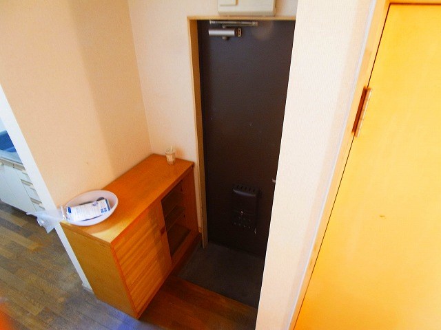 クレストパレス壱番館 玄関