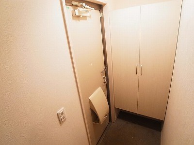 アネシスガーデンＢ 玄関