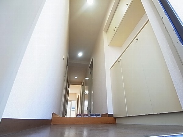 第二アーバンパルム 玄関