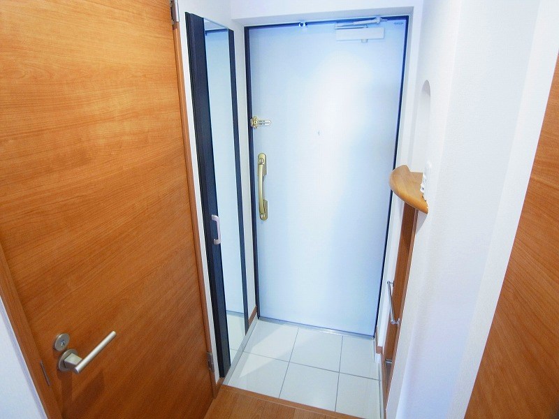 アーバハイツ六町1号館 玄関