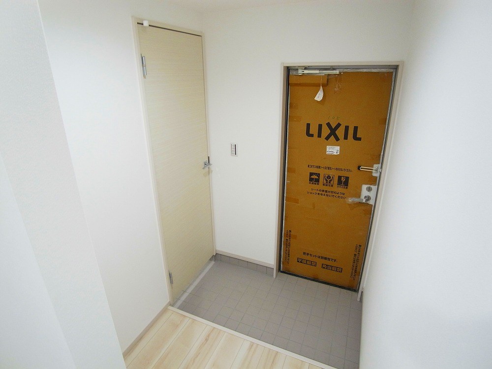 エフプレスト西新井本町 玄関