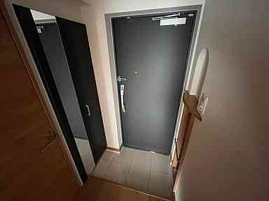 ペアパレス六町2号館 玄関