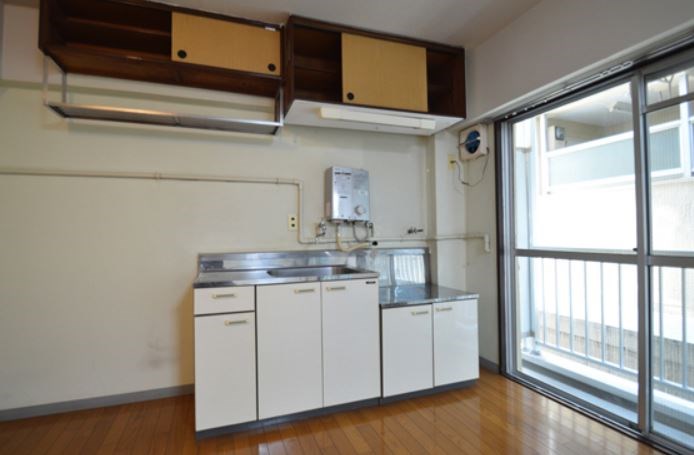 ももやビル キッチン