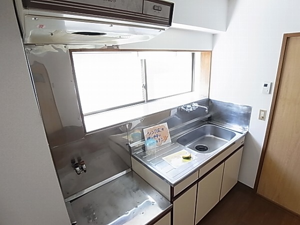 ヨートミクハイム キッチン