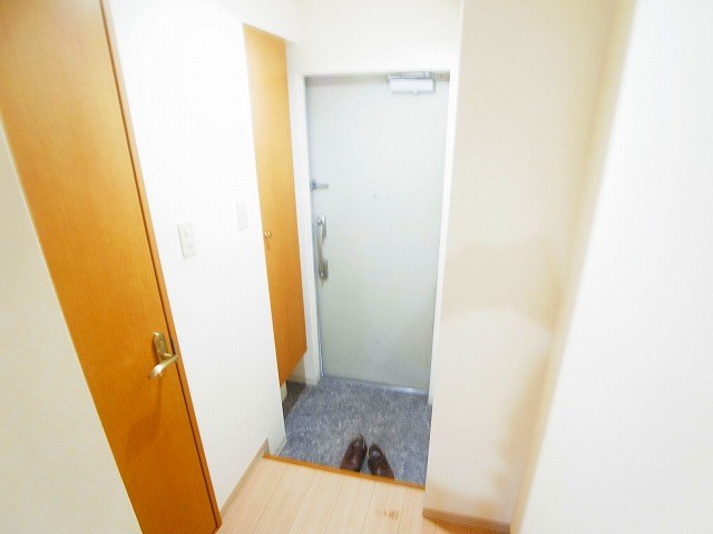 ヴァーグ参番館 玄関